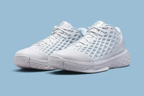 Nike Kobe 3 Low Protro “Pure Platinum”